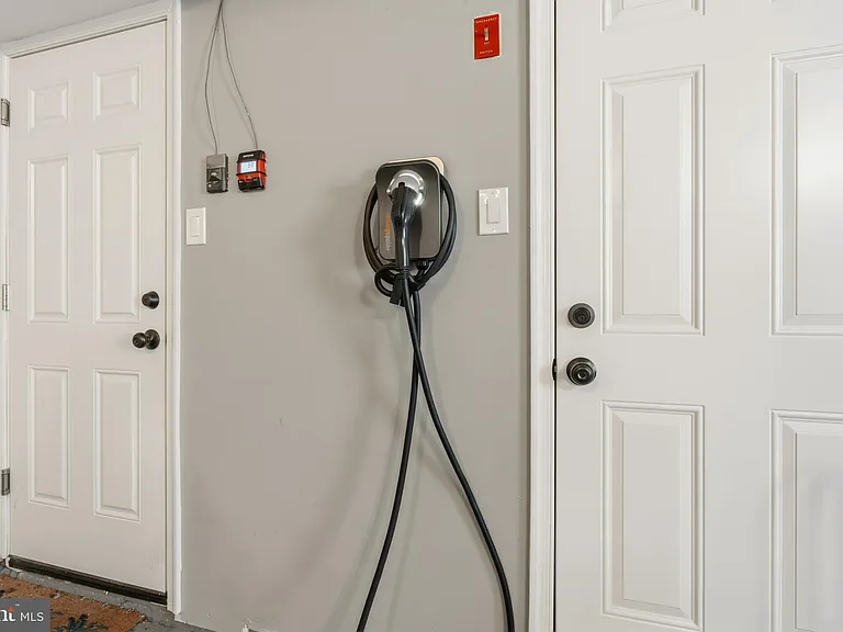 1205 Windermere Ct — Photo 33