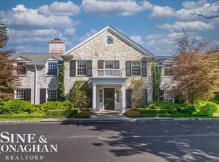 388 Provencal Rd, Grosse Pointe Farms, MI 48236