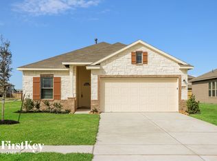 601 Turtle Dove Dr, Sealy, TX 77474