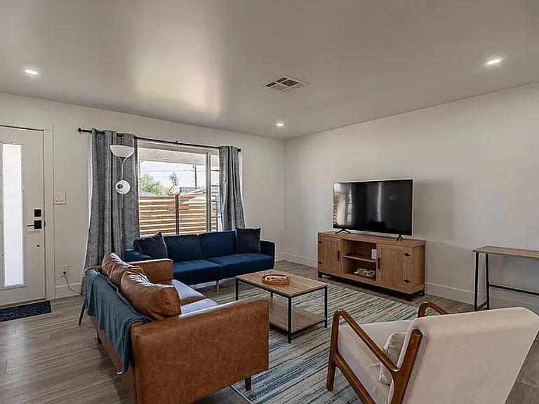 8214 E Elm Dr — Photo 3