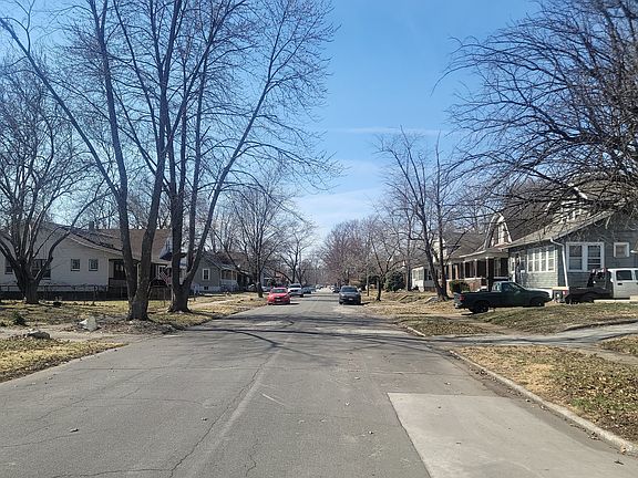 5th image of 2621 Iowa St