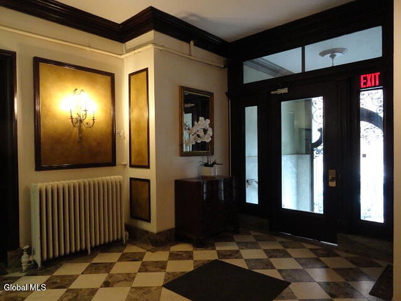 5th image of 355 State Street #3ER