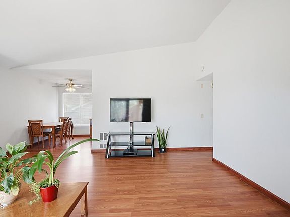 4th image of 5154 Jefferson Sq