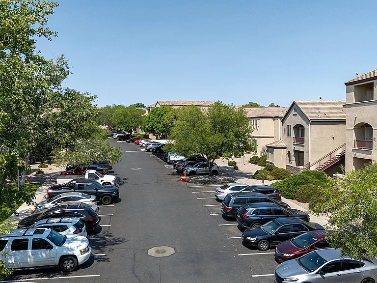 6200 Montano Plaza Dr NW Albuquerque, NM-74