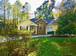 815 Summers Ln, Fair Play, SC 29643