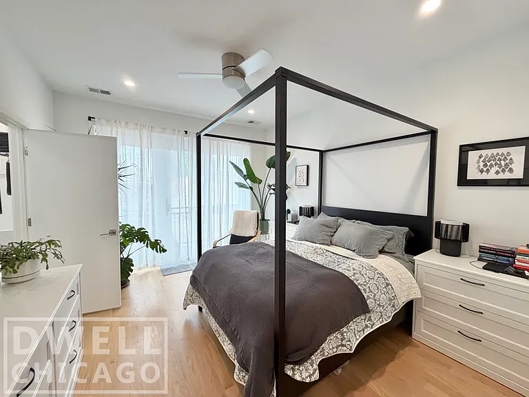 969 W 18th St #1 — Photo 12