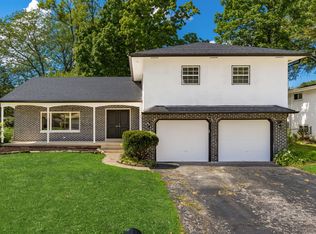 1407 Walshire Dr N, Columbus, OH 43232