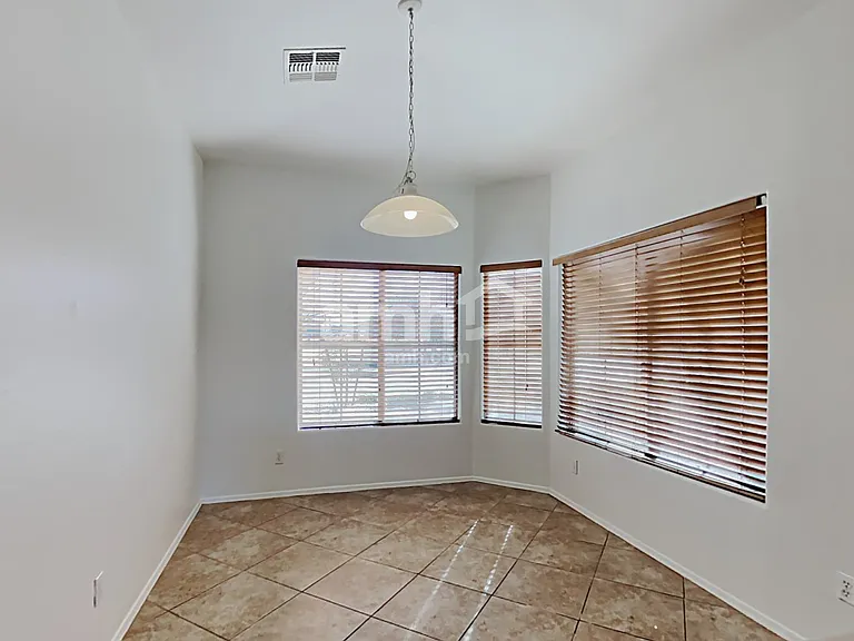 4324 W Darrow St — Photo 6