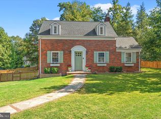 816 Chalfonte Dr, Alexandria, VA 22305