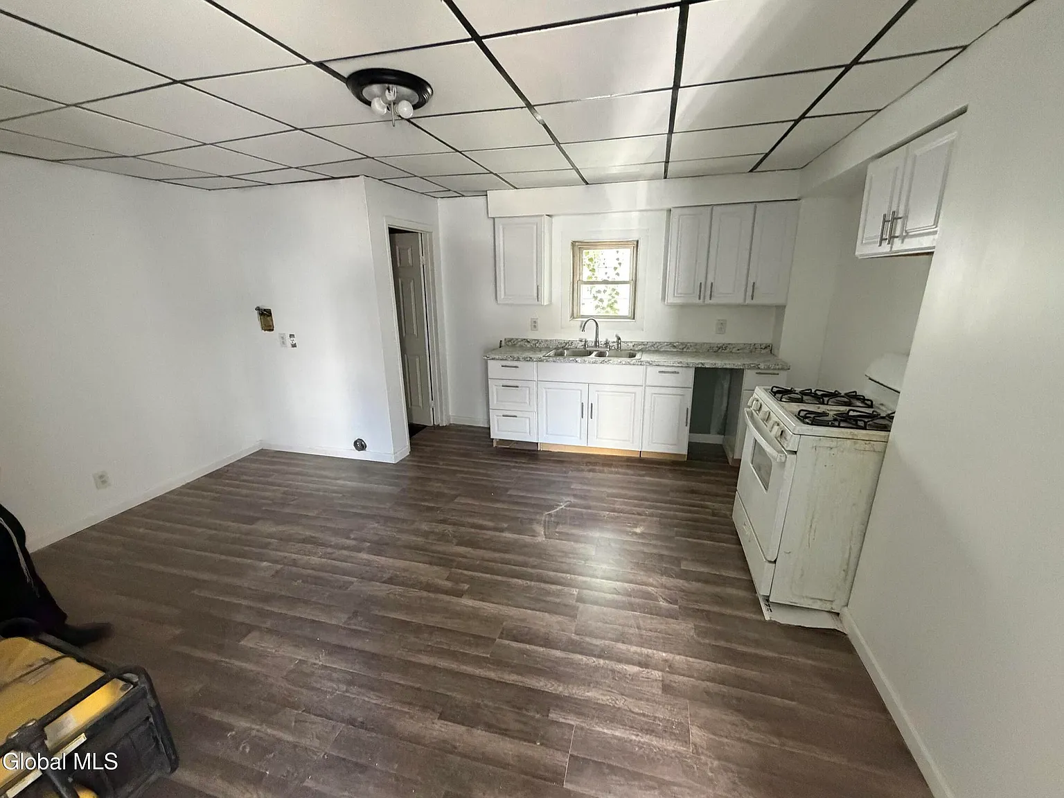2 bed, 1038 sqft, $1,800 — Photo 2