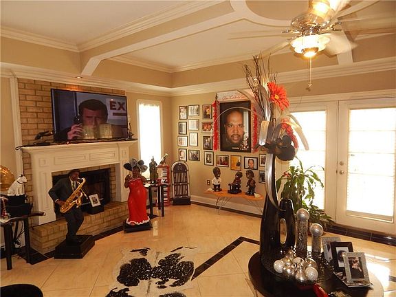 4th image of 7320 Chadbourne Dr