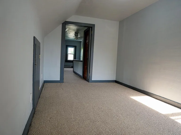 1193 Hall Ave — Photo 37