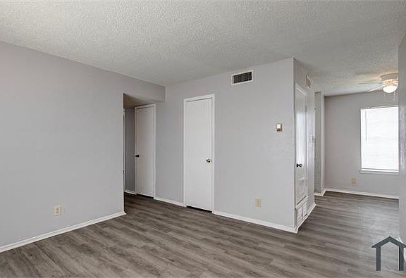 5th image of 2418 N Willis St #165