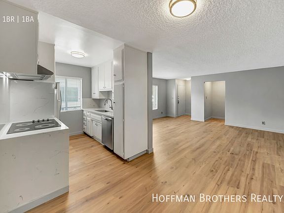 2nd image of 1426 N Poinsettia Pl #306A