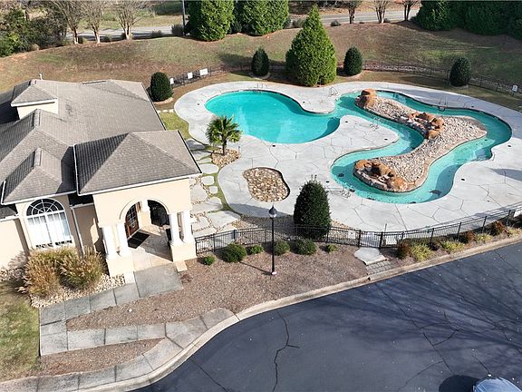 4th image of 1007 Tuscany Dr