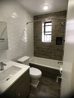 Rented by City Prime Commercial Realty  | media 23