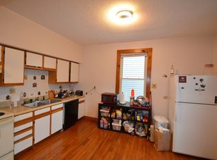 28 Pleasant St #2, Cambridge, MA 02139