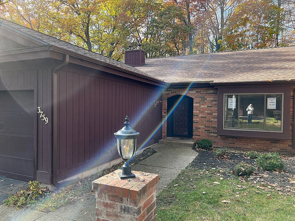 3759 Arborway Dr photo 1