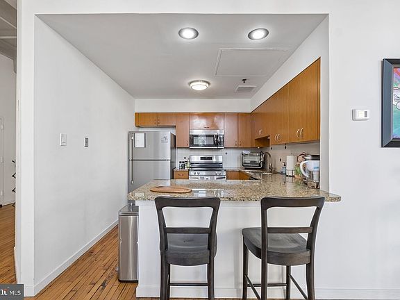 2nd image of 1238 Callowhill St Suite 308