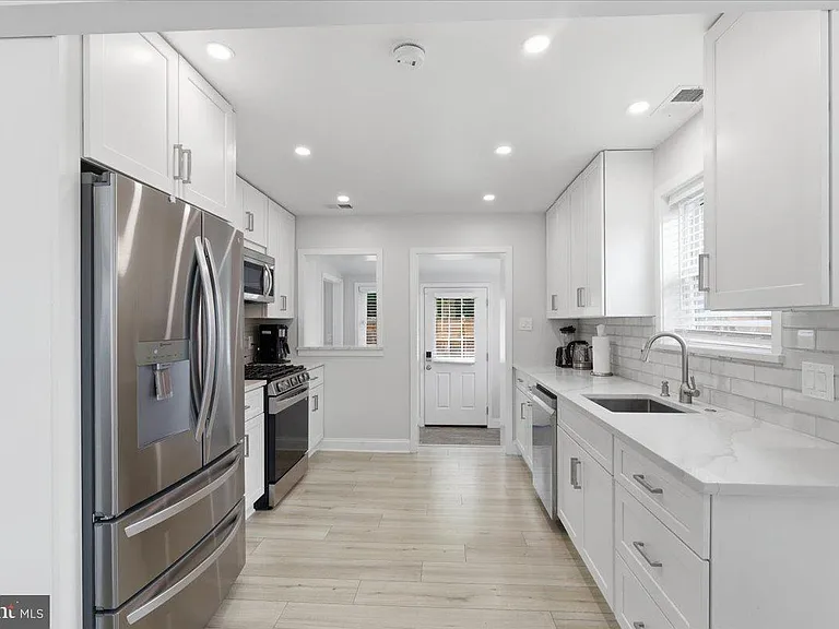 3823 Duke St — Photo 10