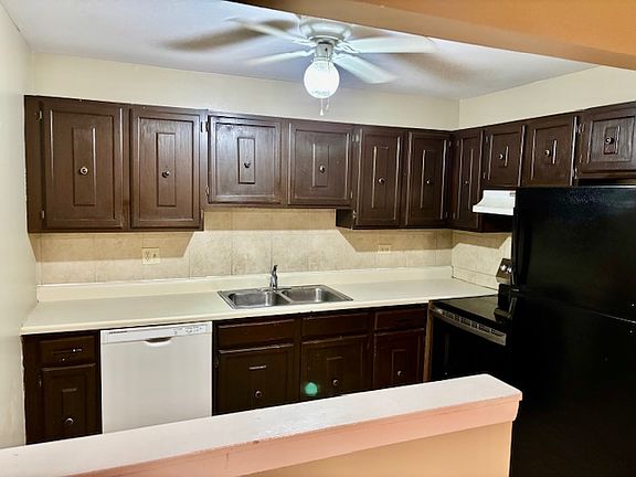 4th image of 1534 Crimson Ln