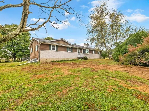 1505 Leisure Dr, Kunkletown, PA 18058