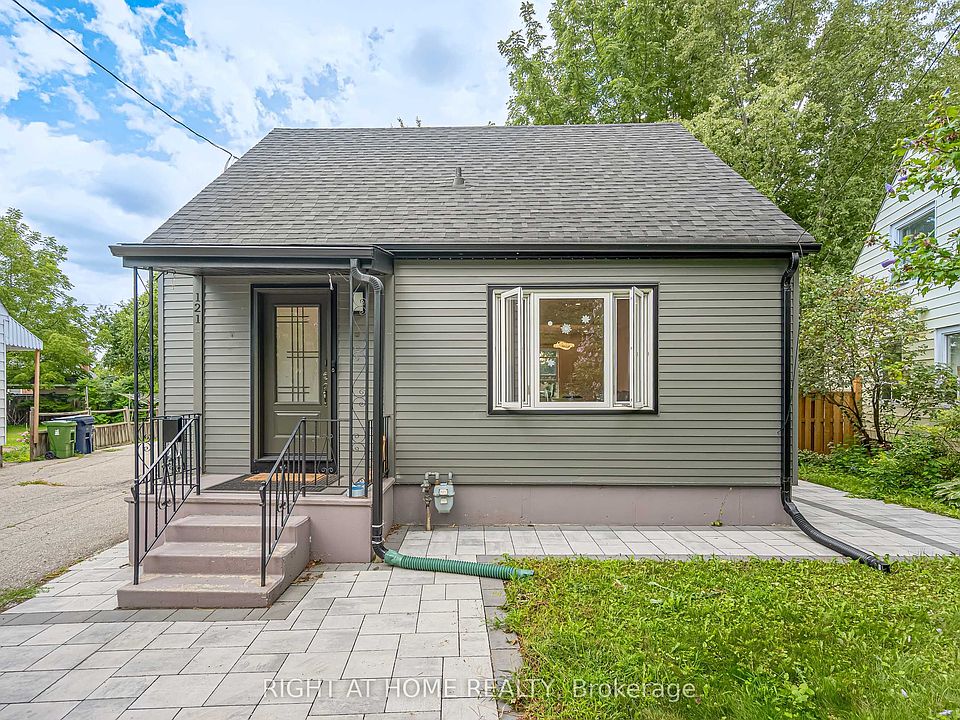 1st image of 121 Hearst Cir