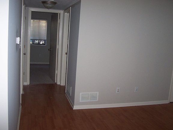 4th image of 180 Woodland Ave
