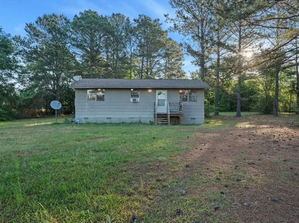 122 Dolly Dr, Jeffersonville, GA 31044