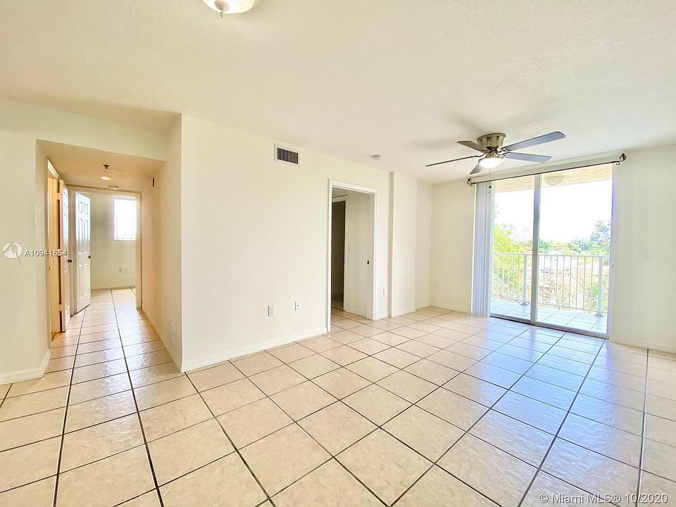 1st image of 814 NW 36th Ave APT 309