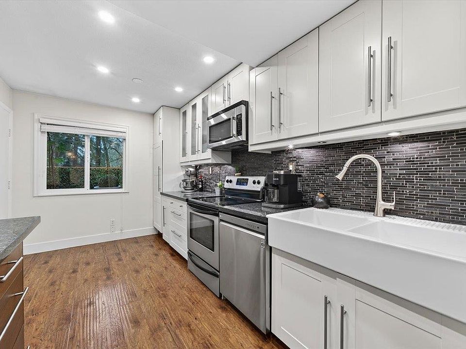 1st image of 1240 Falcon Dr #44