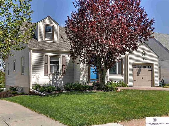 3rd image of 4820 William St
