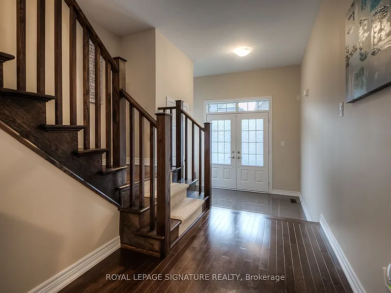 102 Coopershawk St — Photo 2