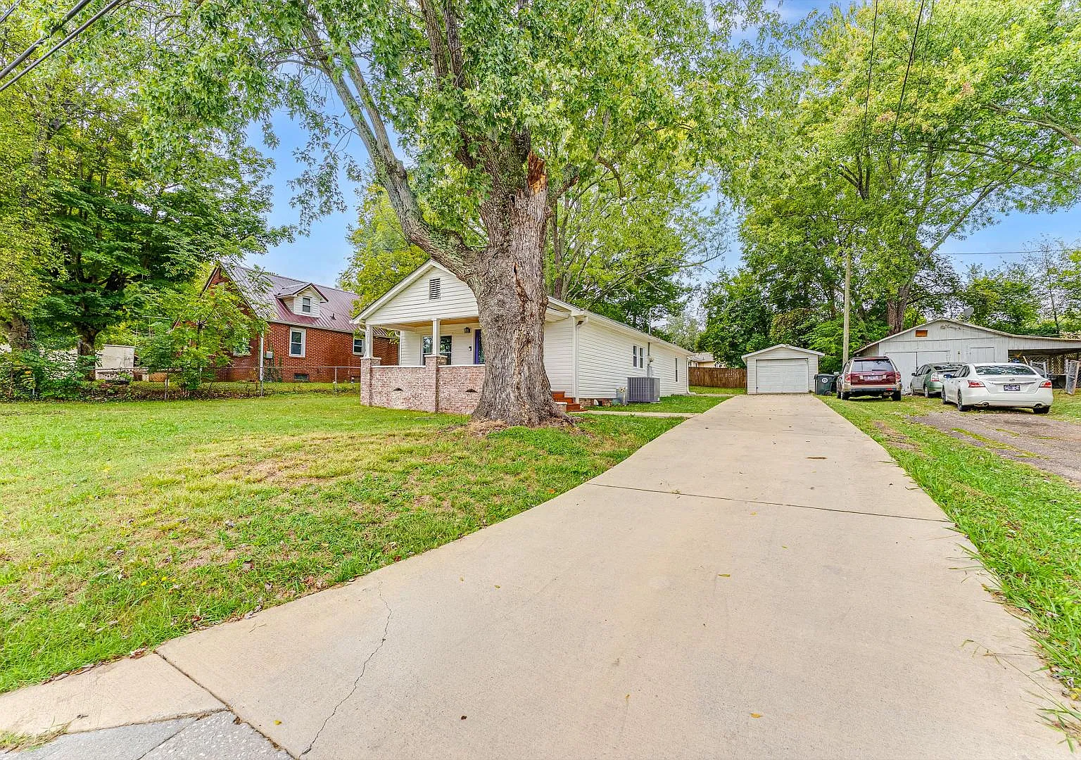 2215 Morningside Dr — Photo 4