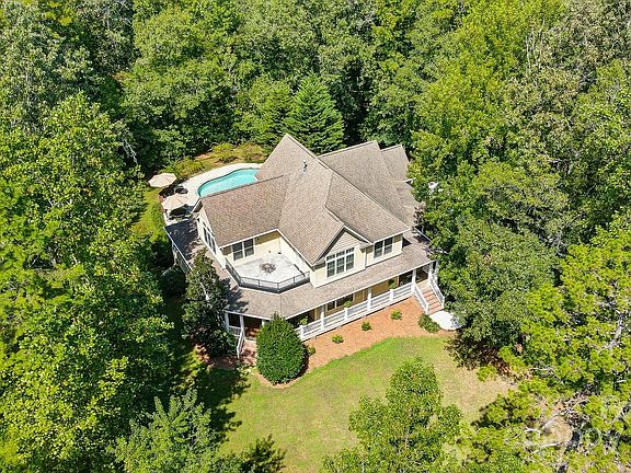4th image of 1275 Mooreland Wood Dr