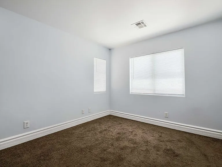 367 Dog Leg Dr — Photo 11