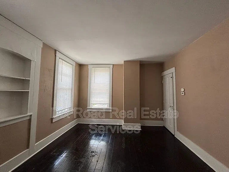 123 N Miami St — Photo 13