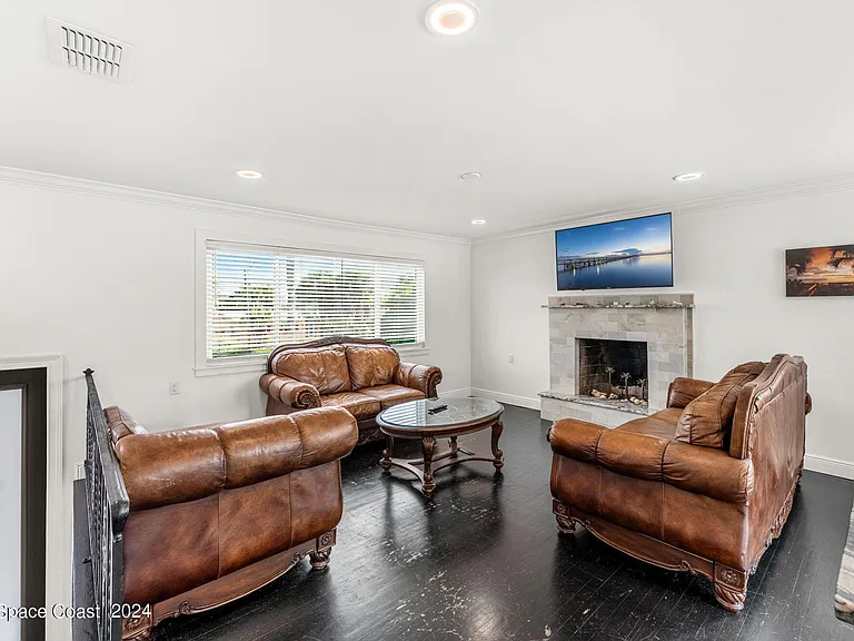 265 Marion St — Photo 23