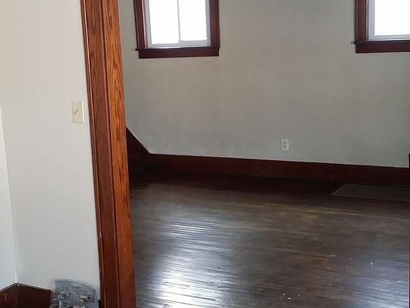 4th image of 1011 W 20th St