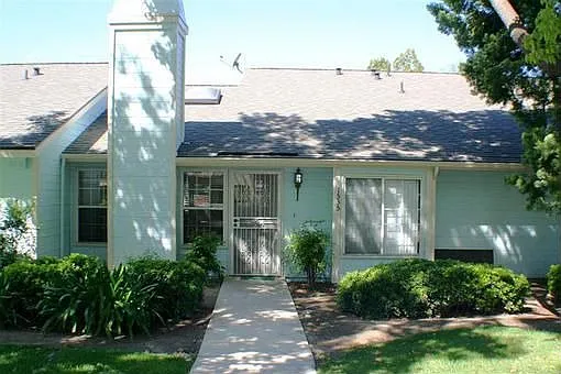 1535 Mayflower Way photo 1