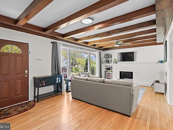 4th image of 10310 Brunswick Ave