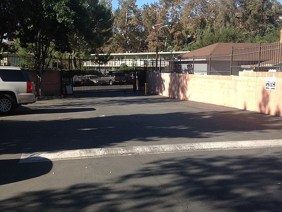 3rd image of 5036 E Echo St APT 404