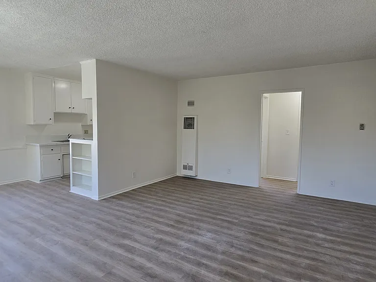 1204 N Wilton Pl #6 — Photo 3