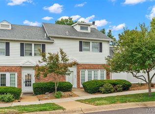 212 Carriage Ct, Washington, MO 63090