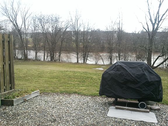 2nd image of 305 Brokaw Ct