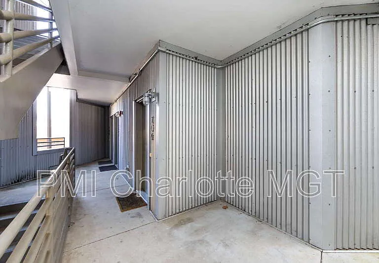 1600 Fulton Ave #204 — Photo 5