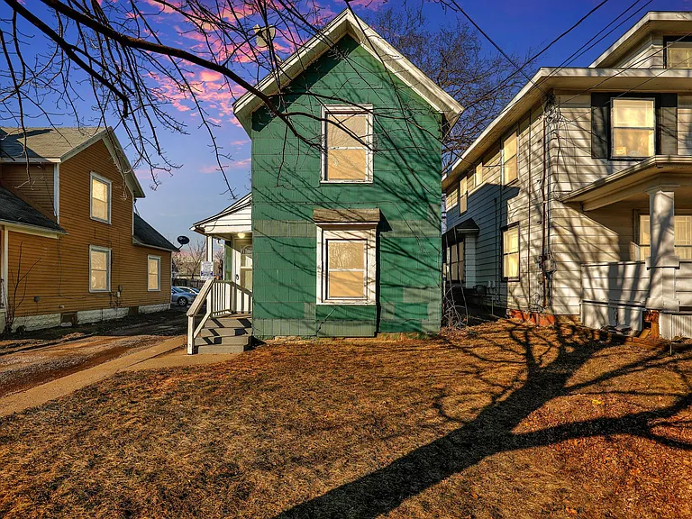416 W Saginaw St #1/2 — Photo 12