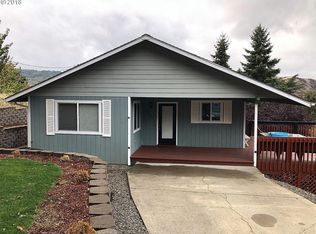 1952 SE Eddy St, Roseburg, OR