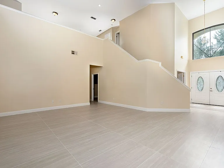 1585 Cherry Ridge Dr — Photo 12