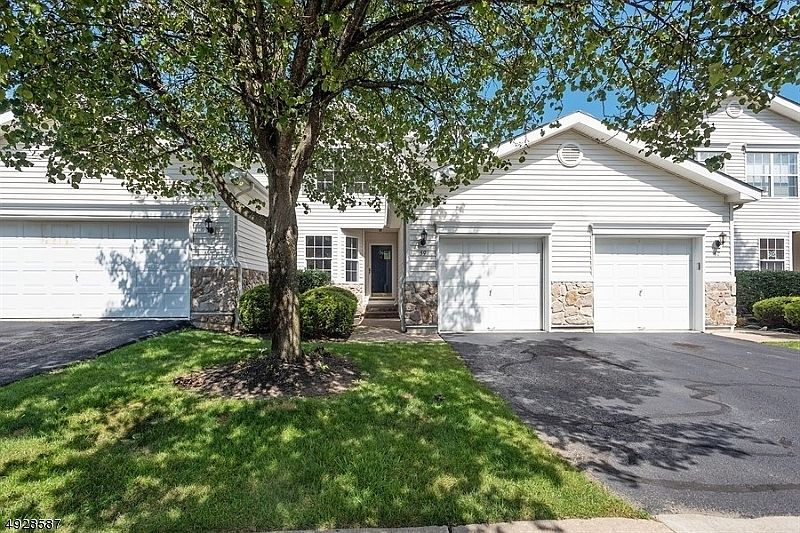 1st image of 59 Lakeview Dr